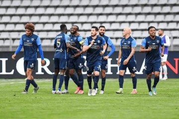 法甲焦点战:巴黎 FC 主场保级死磕!里昂客场能否稳冲前三?