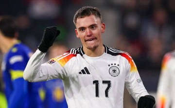 利物浦以14亿欧元签下维尔茨,引发热议,球迷们纷纷称赞操作实力