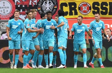 爆冷!滕哈格首秀彻底搞砸,主场沦陷,德甲劲旅惨遭逆转