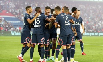 巴黎圣日耳曼近期状态遇阻,雷恩四连胜势头强劲,能否在法甲一决高下?