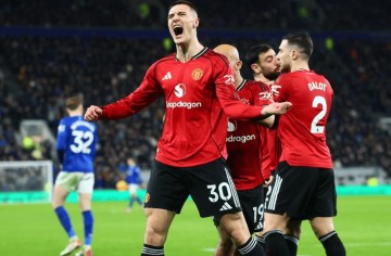 1-0！2-2！激情一夜，曼联绝杀，阿拉维斯绝平，吉达国民登顶