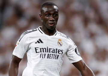 功勋悍将伤停6个月!皇马不想等了,或痛下杀手直接解约,太无情