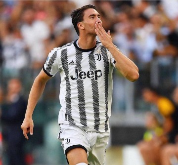 巴萨与AC米兰争夺弗拉霍维奇 意甲金靴选择前往沙特，薪水高达五倍