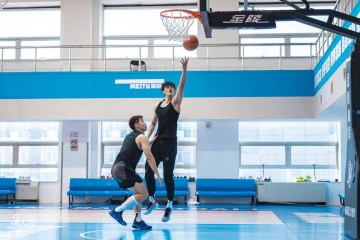 曾凡博二次闯美前景如何?合同转正有难度也有利好