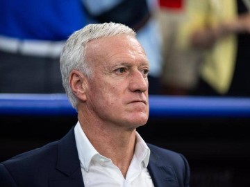 官宣!意大利前主帅找到新工作,曼联王朝的坍塌,再次重演