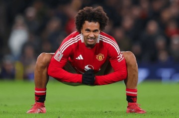 曼联4250万中锋欲转会留在英超!已成阿莫林第三选择,不愿回意甲