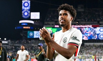 切尔西赚翻了:1200万欧签下中场悍将,法甲抢断王,如今身价6倍