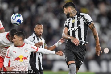 2025年金球奖俱乐部提名全解析:巴萨能否打破无冠魔咒?